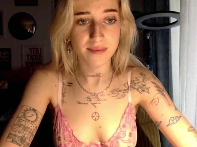 EmmyHot