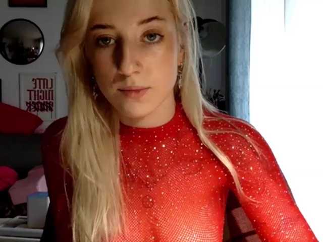 EmmyHot, en directo ahora en BongaCams