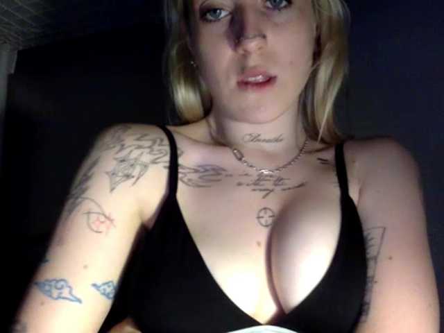 Emmyhot webcam