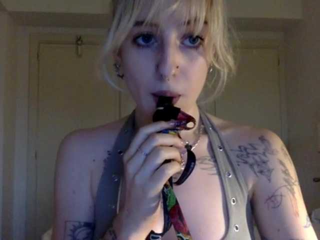 EmmyHot
