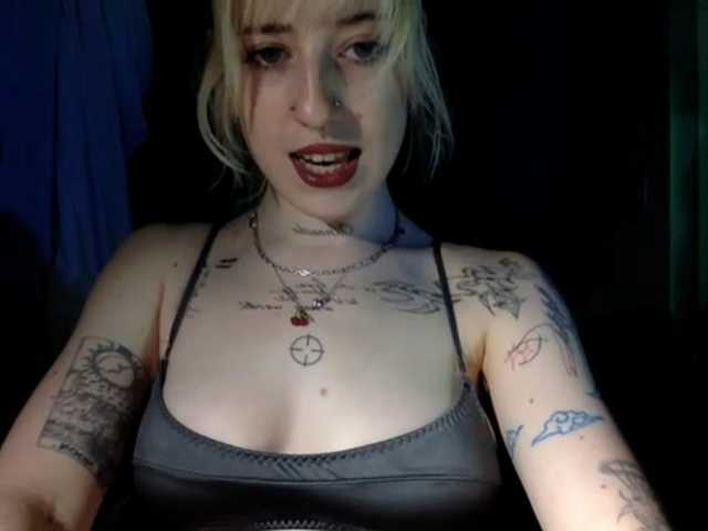 EmmyHot