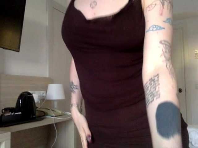 EmmyHot