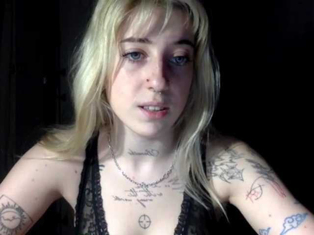 EmmyHot