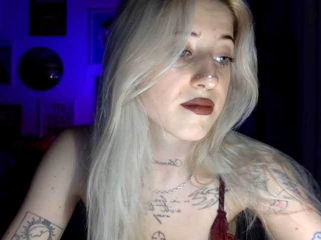 EmmyHot