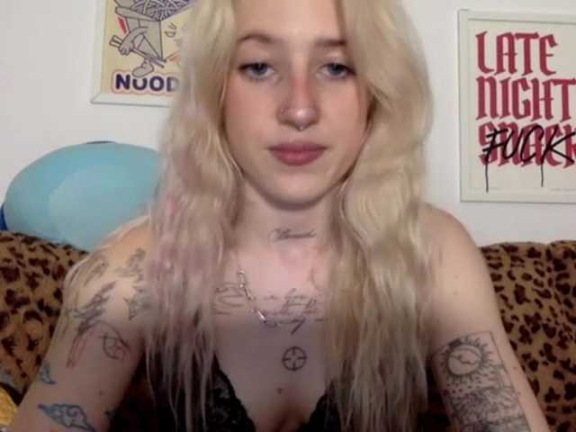 EmmyHot