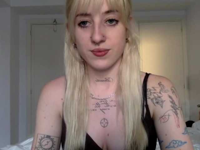 EmmyHot