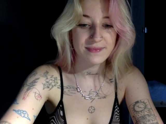 EmmyHot