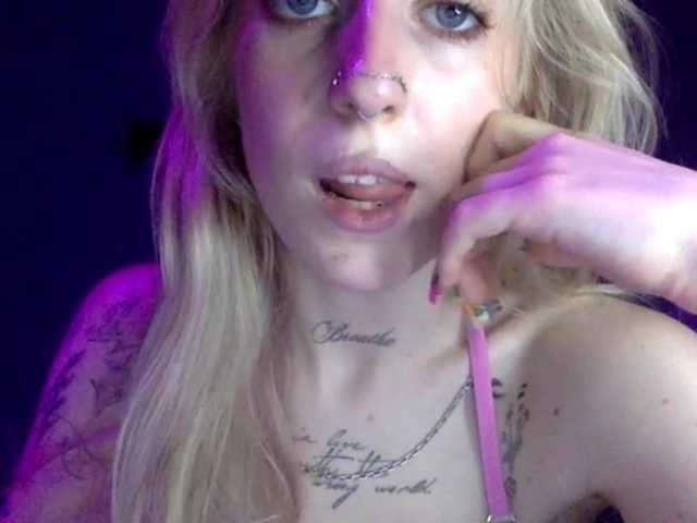 EmmyHot