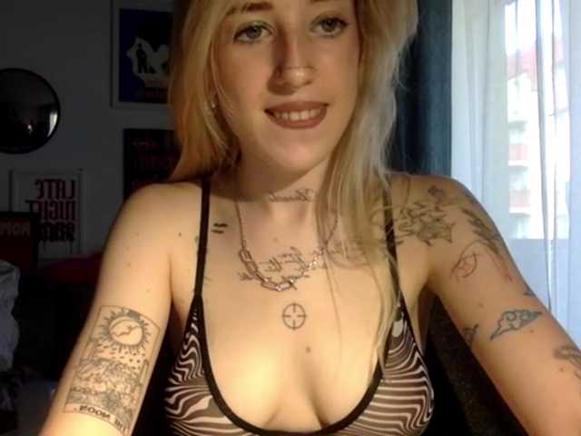 EmmyHot