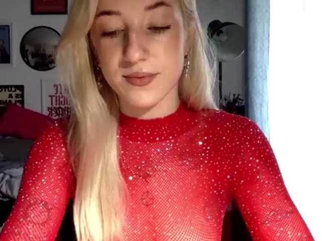 EmmyHot live cam on BongaCams