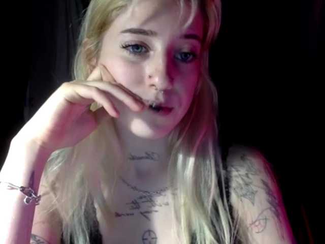 EmmyHot