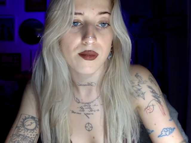 EmmyHot