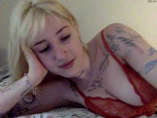 EmmyHot Live Cam on BongaCams