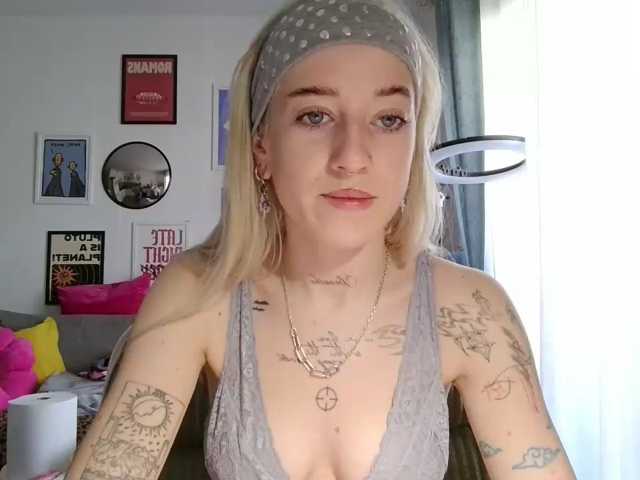 EmmyHot