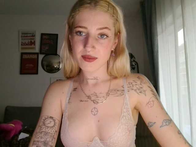 EmmyHot