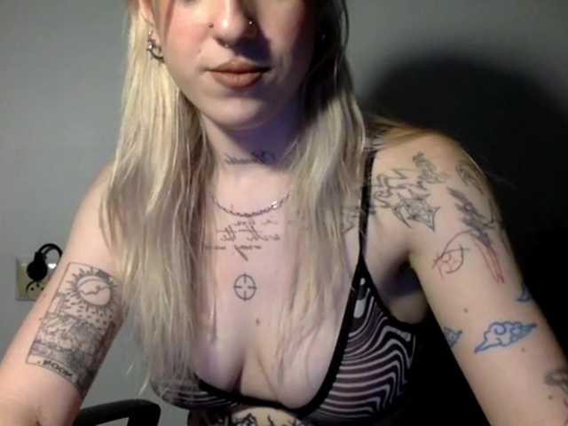 EmmyHot
