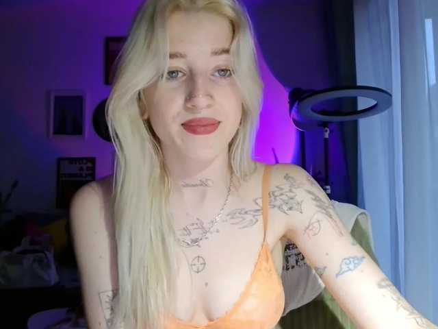 EmmyHot