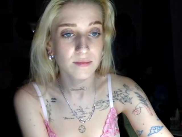 EmmyHot