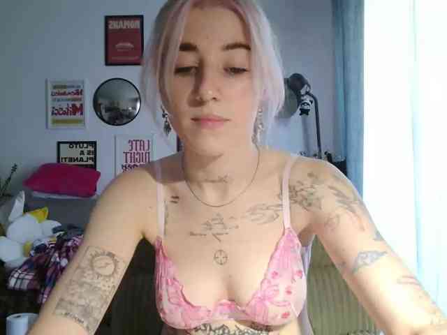 EmmyHot