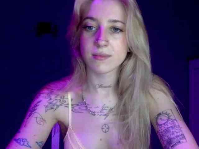 Emmyhot webcam