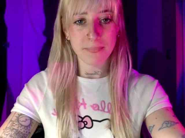 Emmyhot webcam
