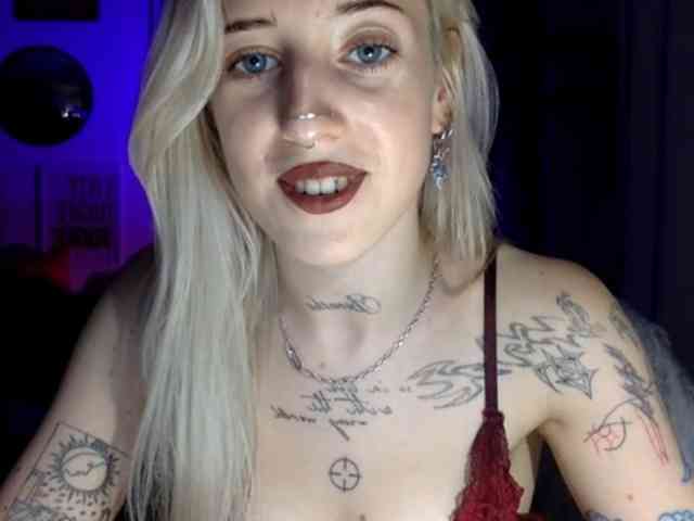 Model: EmmyHot