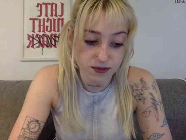 Emmyhot webcam