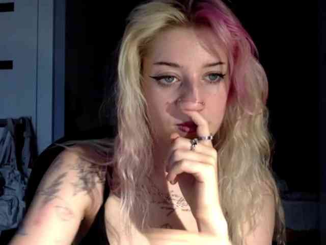 Emmyhot webcam