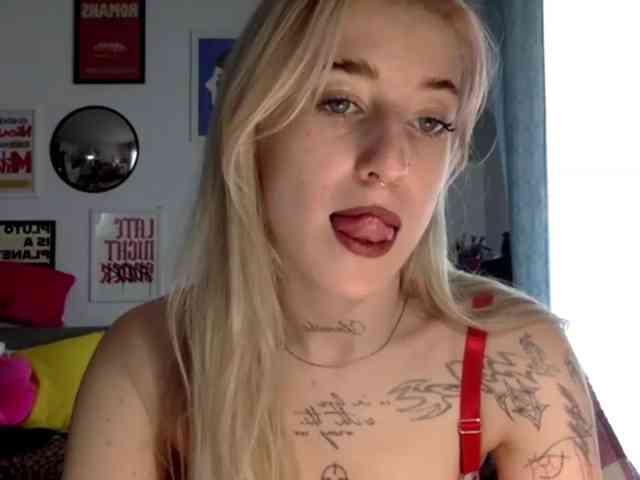 EmmyHot