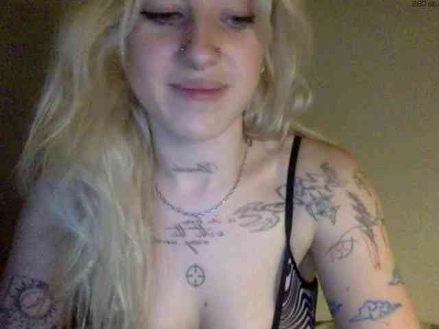 EmmyHot