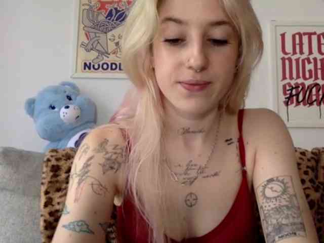 EmmyHot