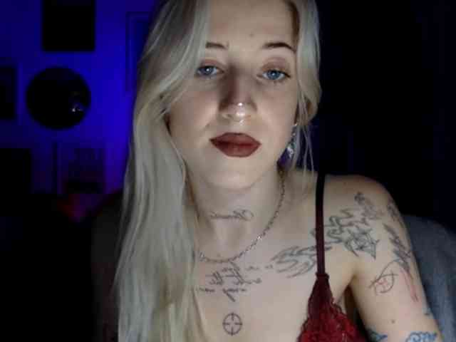 Model: EmmyHot