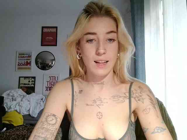Model: EmmyHot