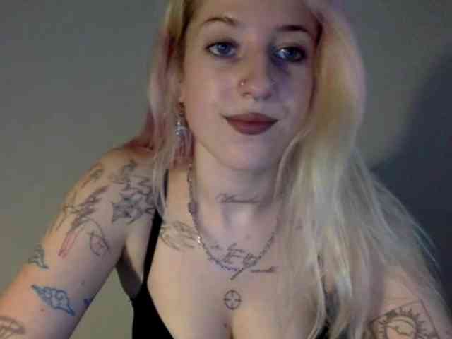 Emmyhot webcam