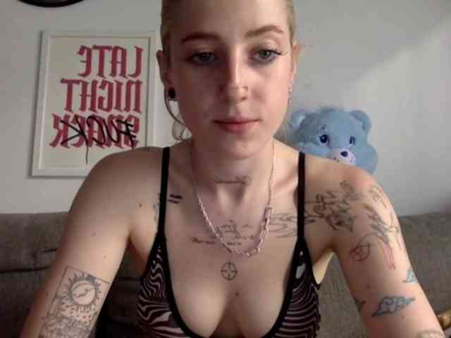 Emmyhot webcam