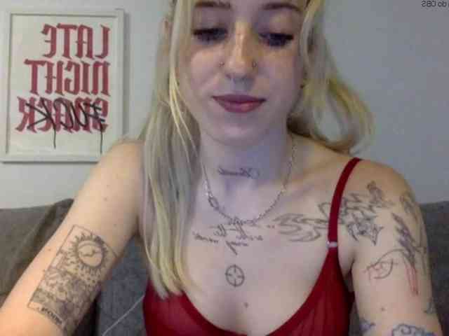 EmmyHot