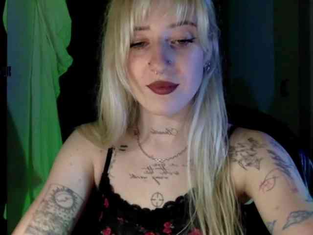 Emmyhot webcam