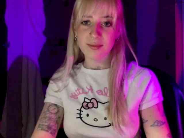 EmmyHot