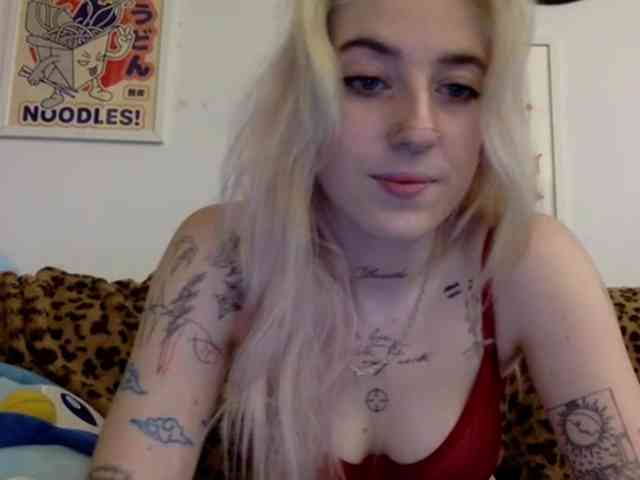 Model: EmmyHot