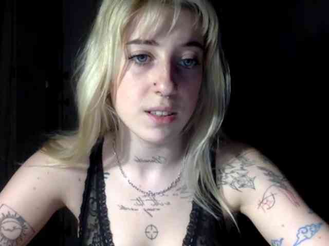 Emmyhot webcam