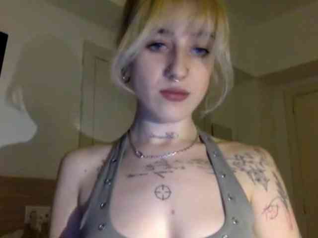 Model: EmmyHot