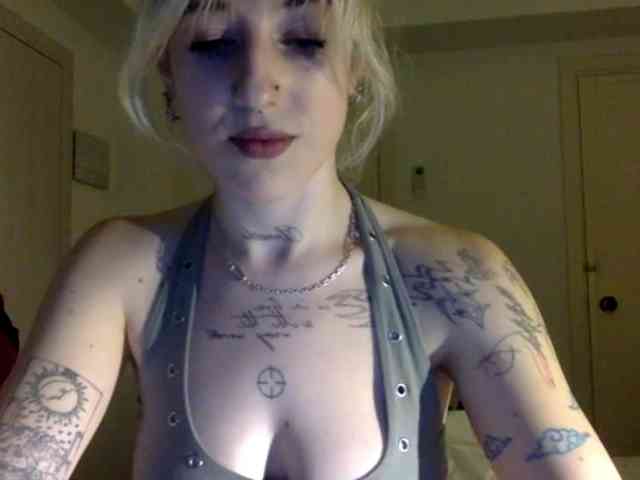 Model: EmmyHot