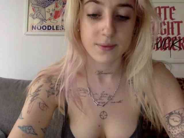 Emmyhot webcam