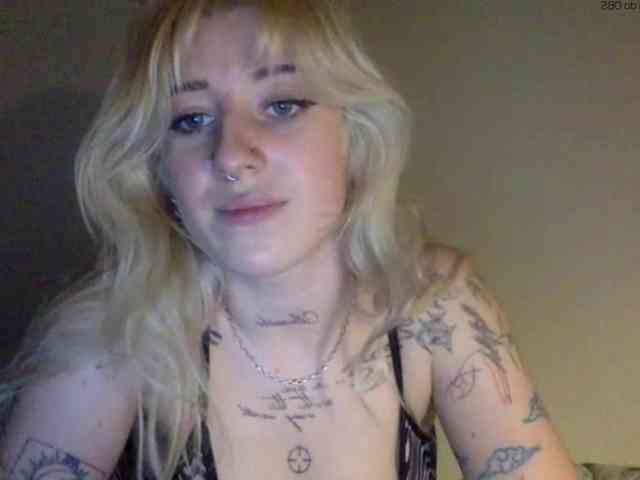 Emmyhot webcam