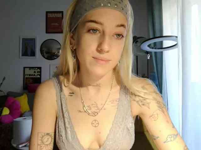 Emmyhot webcam