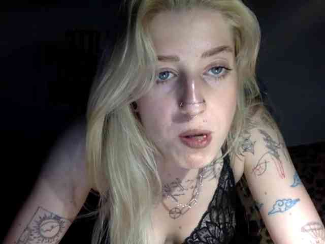 Emmyhot webcam