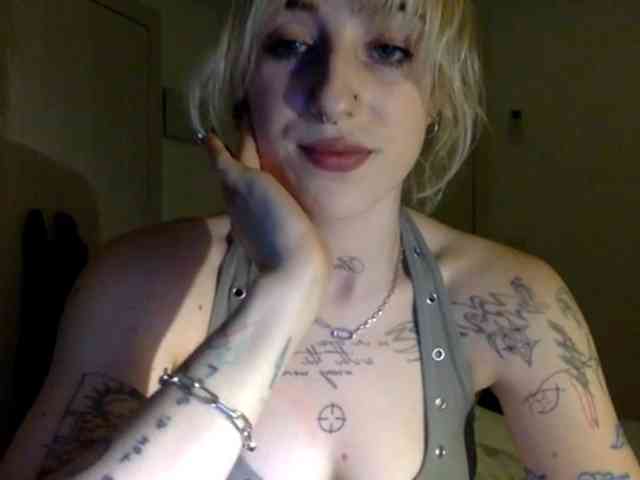 Emmyhot webcam