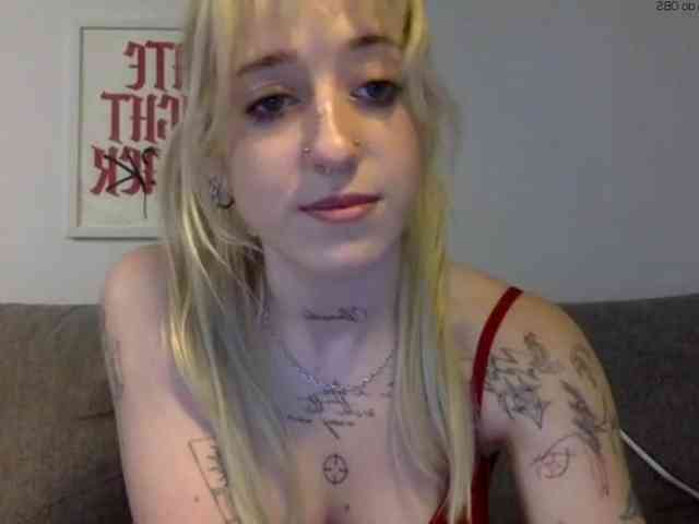 EmmyHot