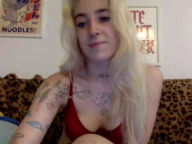 EmmyHot