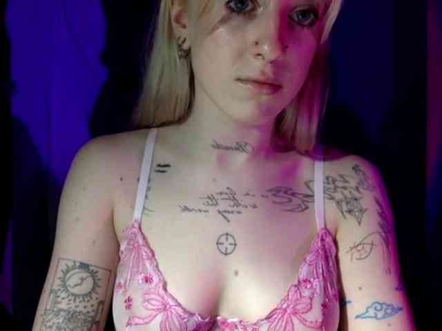 Emmyhot webcam